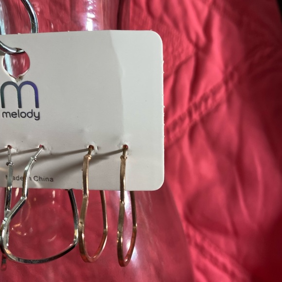 NWT MELODY 3 pack of heart earrings - Picture 5 of 8